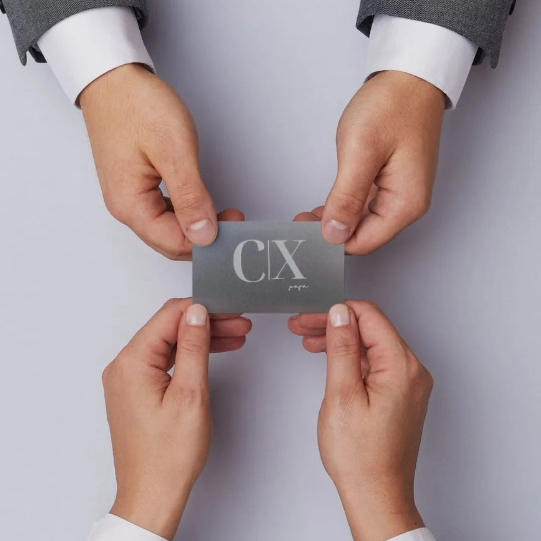 Alumiiniset käyntikortit logolla