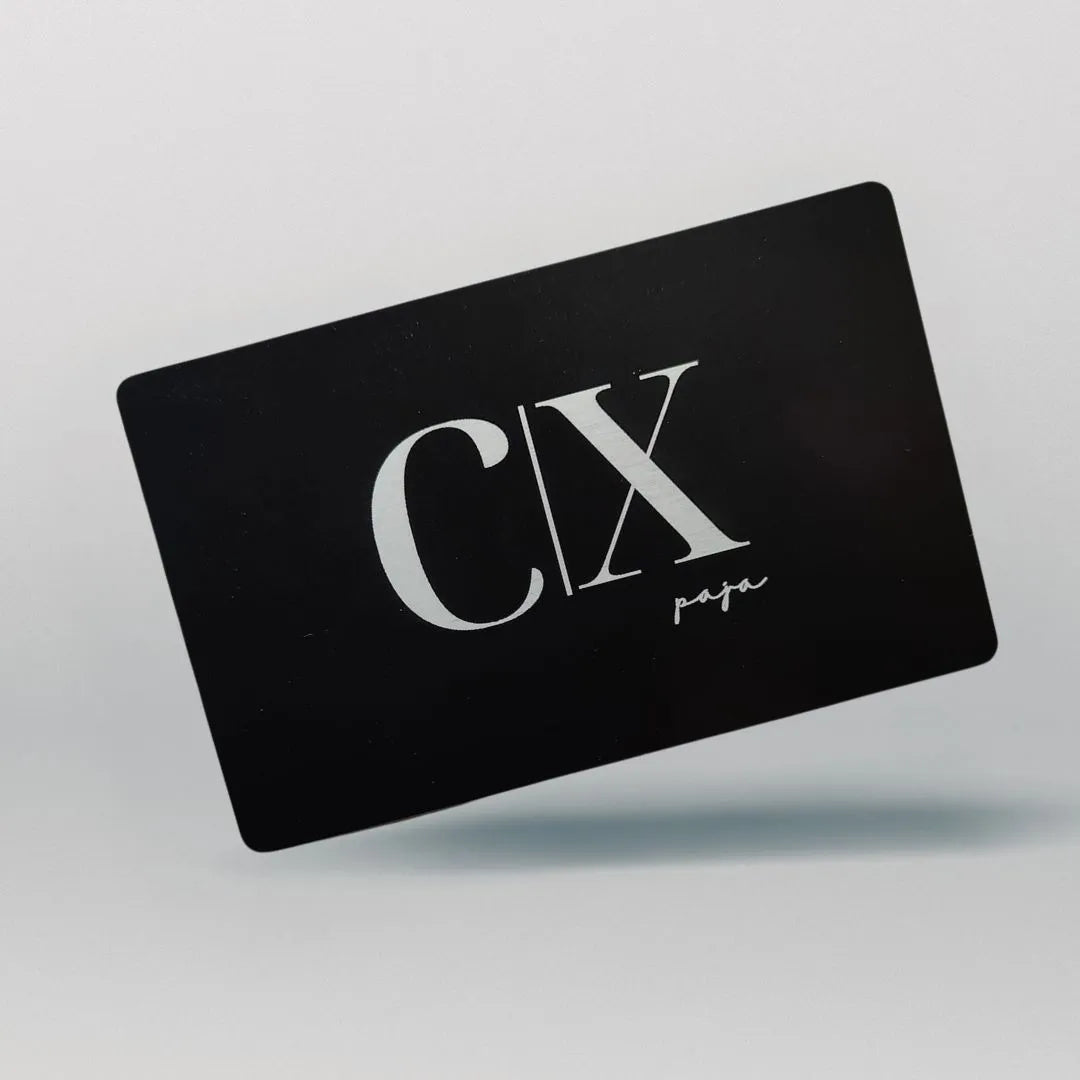 Mustat alumiiniset käyntikortit logolla