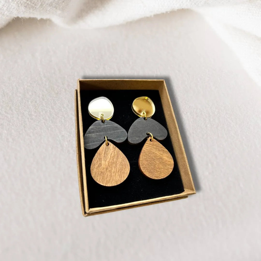 Suomalaiset korvakorut Nokialta.