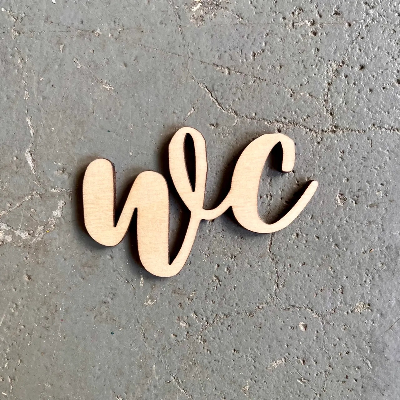 Puiset sauna ja wc -kyltit valmistettu käsityönä Nokialla.