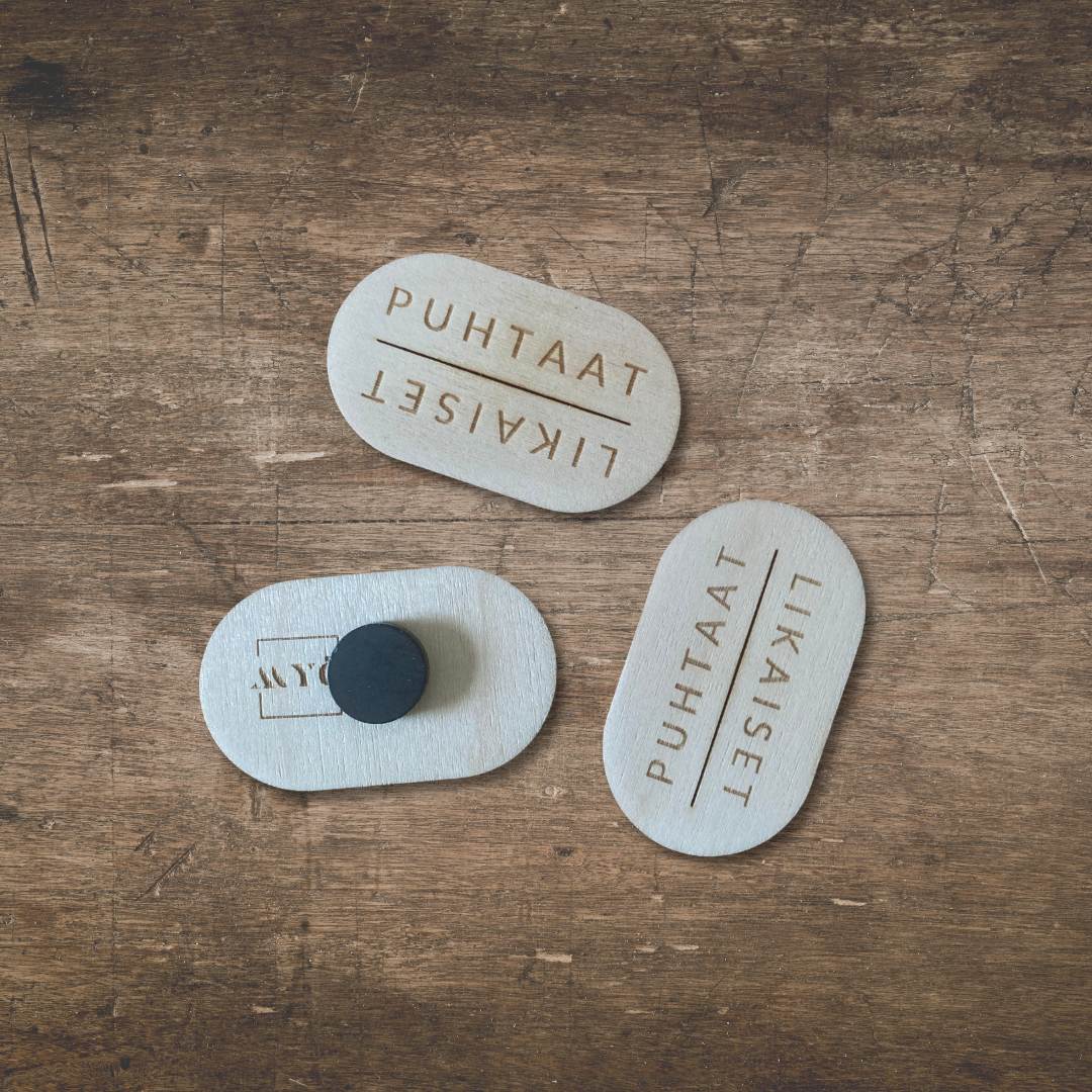 Puhtaat ja likaiset magneetti astianpesukoneeseen.