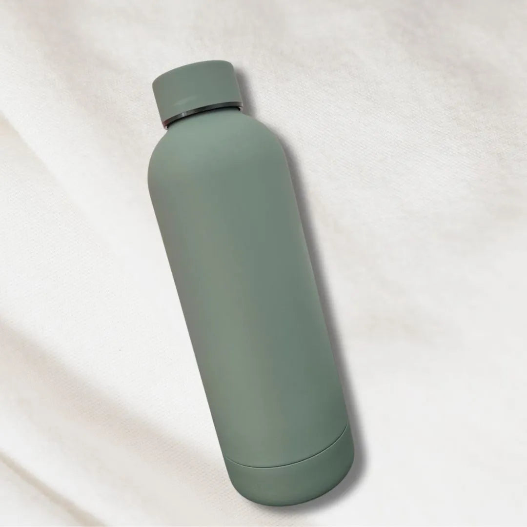 Juomapullo omalla nimellä